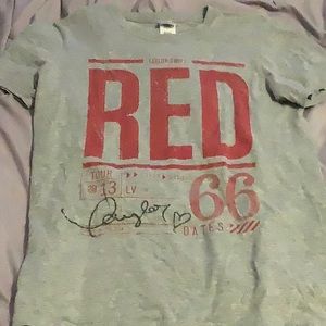Taylor Swift Red tour t- shirt